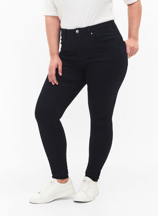 Zizzi Super Slim Amy Jeans mit hoher Taille, Unwashed, Model image number 2
