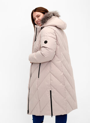 Zizzi Lange Winterjacke mit Kapuze und Kunstfellkragen, Simply Taupe, Model image number 1