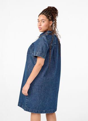 Zizzi Langes Denim-Shirt mit kurzen Ärmeln, Blue Denim, Model image number 1