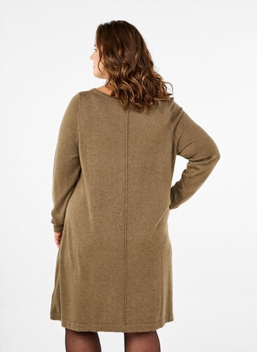 Zizzi Strickkleid aus Baumwoll-Viskose-Mischung, Dusky Green, Model image number 1