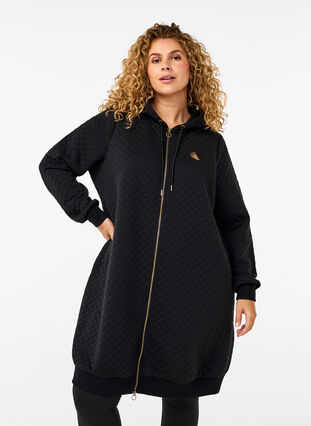 Zizzi Lange gesteppte Sportstrickjacke mit Reißverschluss, Black, Model image number 0