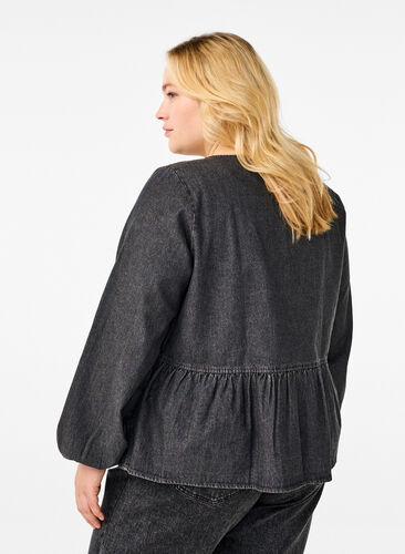 Zizzi Peplum-Bluse aus Denim mit Bindeverschluss, Dark Grey Denim, Model image number 1