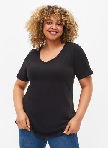 Zizzi Unifarbenes Basic-T-Shirt aus Baumwolle, Black, Model image number 0