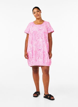 Zizzi Kurzärmliges Baumwollkleid mit Paisley-Print, Shocking P. Paisley , Model image number 2