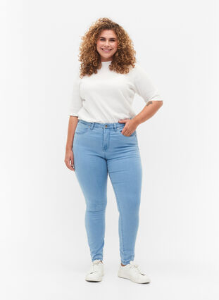 Zizzi Super Slim Amy Jeans mit hoher Taille, Ex Lt Blue, Model image number 0