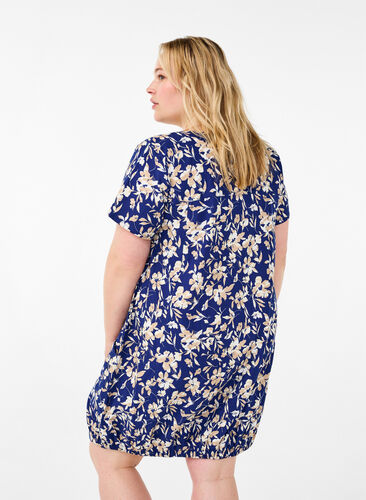 Zizzi Kurzärmliges Baumwollkleid mit Blumenaufdruck, Blue W. Beige Flower, Model image number 1