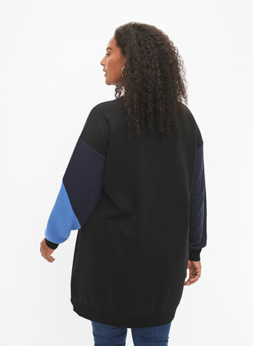 Zizzi Langer Pullover mit Farbblock-Muster, Night S. Color Block, Model image number 1