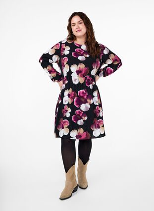 Zizzi Viskosekleid mit Druck und langen Ärmeln, Black Pink FlowerAOP, Model image number 2