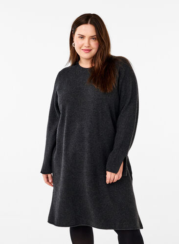 Zizzi Strickkleid mit Rundhalsausschnitt und Schlitz, Dark Grey Melange, Model image number 0