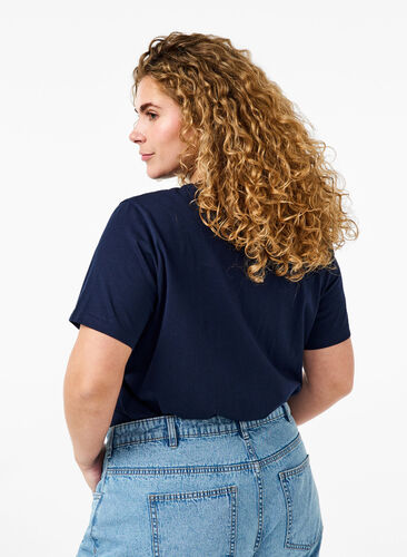 Zizzi Basic-T-Shirt aus Baumwolle mit Rundhalsausschnitt, Navy Blazer, Model image number 1