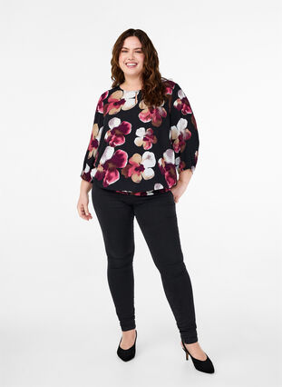 Zizzi  Viskosebluse mit Print und Kittel, Black Pink FlowerAOP, Model image number 2