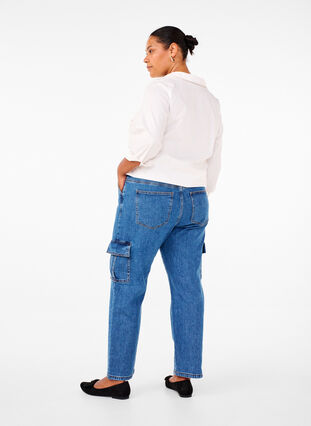 Zizzi Cargo-Jeans mit hoher Taille, Blue Denim, Model image number 1