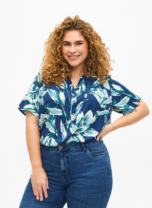 Zizzi Bluse mit kurzen Ärmeln und V-Ausschnitt , Navy B.Big FlowerAOP, Model image number 0