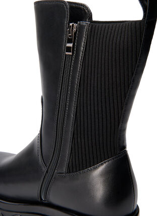 Zizzi Extra-Weite - Kurzer Stiefel mit Gummizug, Black, Packshot image number 4