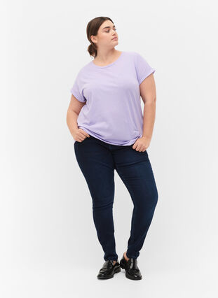 Zizzi Kurzärmliges T-Shirt aus einer Baumwollmischung, Lavender, Model image number 2