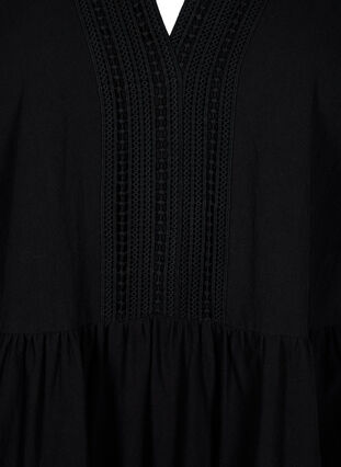 Zizzi Baumwollkleid mit Häkeldetails, Black, Packshot image number 2