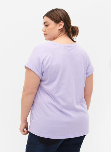 Zizzi Kurzärmliges T-Shirt aus einer Baumwollmischung, Lavender, Model image number 1