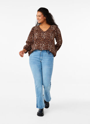 Zizzi Bluse mit Leopardenmuster und 3/4-Ärmeln, Leo AOP, Model image number 2