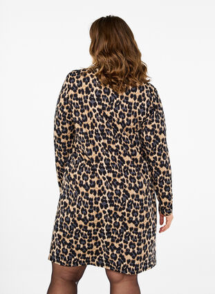 Zizzi FLASH – Langärmeliges Kleid mit Rollkragen, Leopard Print, Model image number 1