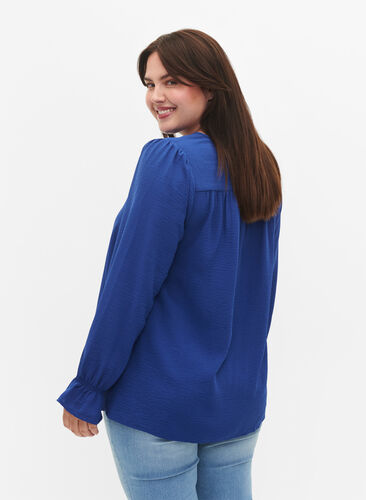 Zizzi V-Ausschnitt Bluse mit langen Ärmeln, Mazarine Blue, Model image number 1