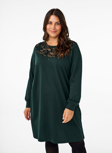 Zizzi Kurzes Sweatkleid mit Spitzendetail, Scarab, Model image number 0