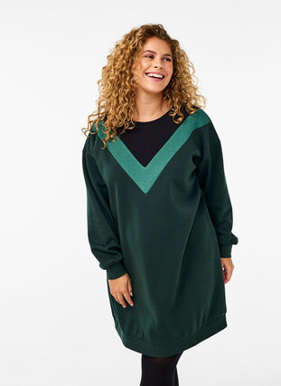 Zizzi Langes Sweatshirt mit Farbblock, Scarab Color Block, Model image number 0