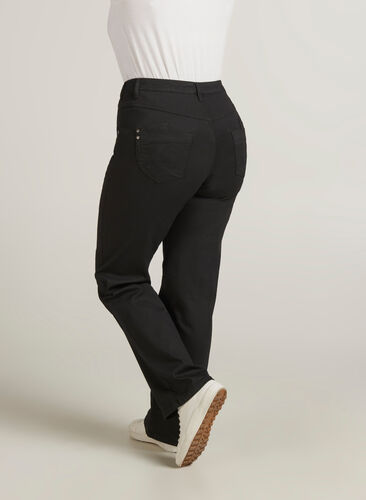 Zizzi Regular Fit Gemma Jeans mit hoher Taille, Black, Model image number 1