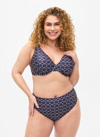 Hoch tailliertes Bikini-Unterteil mit Aufdruck, Seventies Print AOP, Model