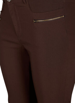 Zizzi Eng anliegende Hose mit Reißverschlussdetails, Coffee Bean, Packshot image number 2