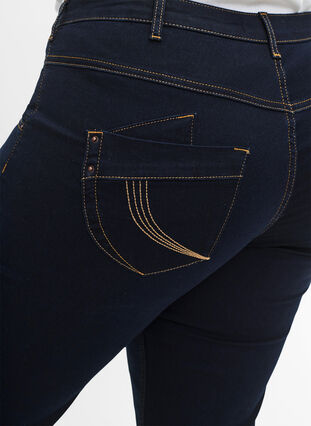 Zizzi Regular Fit Gemma Jeans mit hoher Taille, Blue denim, Model image number 4