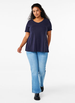 Zizzi Ellen Bootcut-Jeans mit hoher Taille., Light blue, Model image number 0