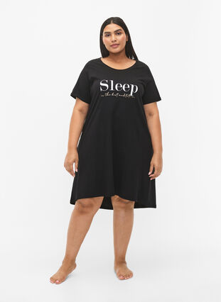 Zizzi Kurzärmeliges Nachthemd aus Bio-Baumwolle, Black Sleep, Model image number 2