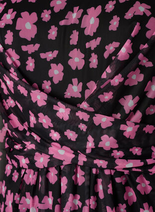 Zizzi Geblümtes Netzkleid mit langen Ärmeln, Black Pink AOP, Packshot image number 3