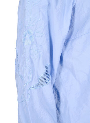 Zizzi Bluse aus TENCEL™-Modal mit gestickten Details, Serenity, Packshot image number 3