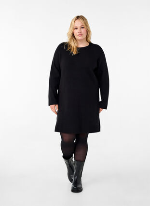 Zizzi Strickkleid mit Rundhalsausschnitt und Schlitz, Black Solid, Model image number 2