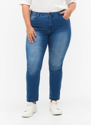 Zizzi Slim Fit Emily Jeans mit normaler Taillenhöhe, Light blue, Model image number 2