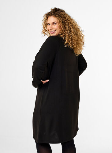 Zizzi Jerseykleid mit Knöpfen, Black, Model image number 1