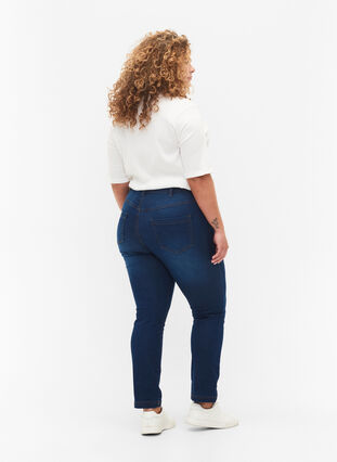 Zizzi Slim Fit Emily Jeans mit normaler Taillenhöhe, Blue Denim, Model image number 1