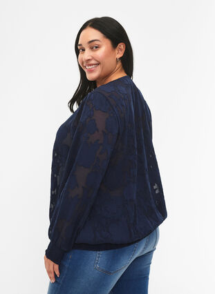 Zizzi  Jacquard-Bluse mit Smock-Muster, Navy Blazer, Model image number 1