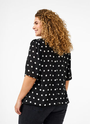 Zizzi Gepunktete Bluse mit kurzen Ärmeln, Black W. White Dot, Model image number 1