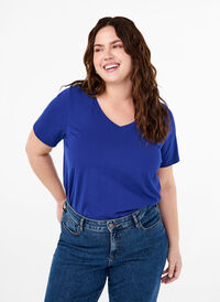 Unifarbenes Basic-T-Shirt aus Baumwolle, Sodalite Blue, Model