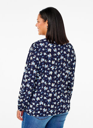 Zizzi Bluse mit langen Ärmeln und geblümtem Print, Night Sky AOP, Model image number 1