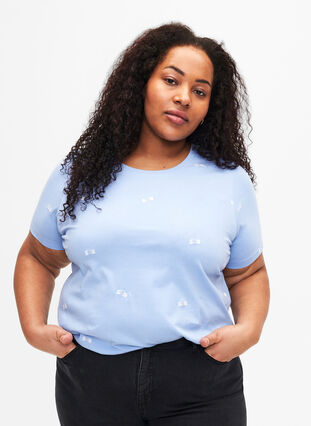 Zizzi T-Shirt aus Bio-Baumwolle mit Schleifen, Serenity W. Bow Emb., Model image number 0