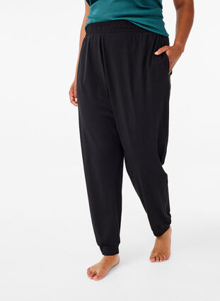 Zizzi Pyjama aus Baumwolle, Black, Model image number 2