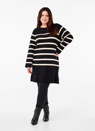 Zizzi Strickkleid mit Rundhalsausschnitt und Schlitz, Black Birch Stripes, Model image number 2