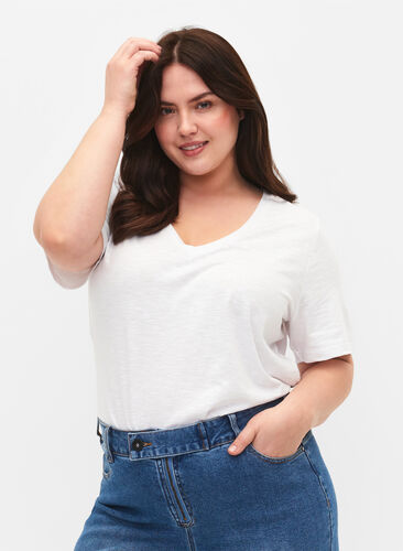 Zizzi Kurzärmeliges Basic T-Shirt mit V-Ausschnitt, Bright White, Model image number 0