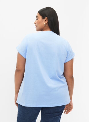 Zizzi Kurzärmeliges T-Shirt aus einer Baumwollmischung, Serenity, Model image number 1