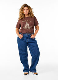 Jeans mit weitem Bein und hohem Bund, Blue Denim, Model