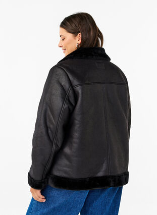 Zizzi Pilotenjacke aus Kunstleder, Black, Model image number 1