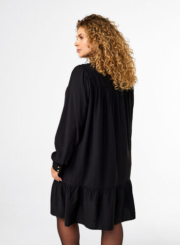 Zizzi Kurzes Kleid mit Rüschenkragen, Black, Model image number 1